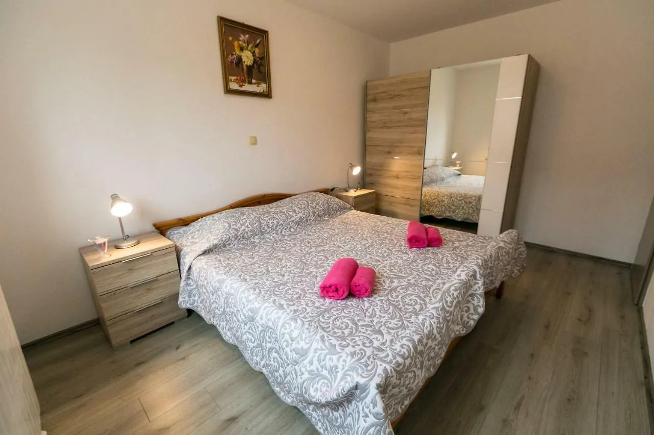 Amela Apartamento Pula