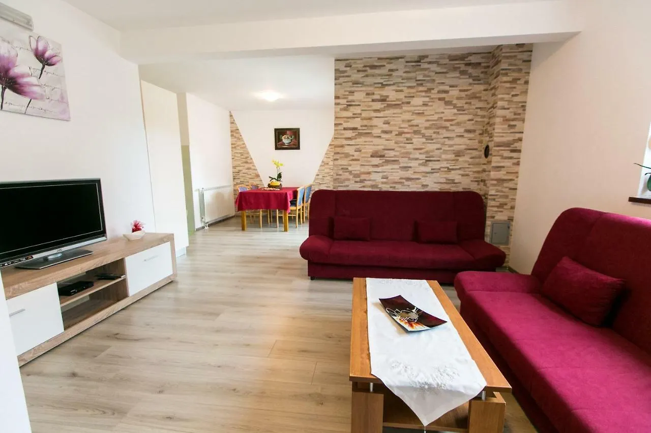 Amela Apartamento Pula