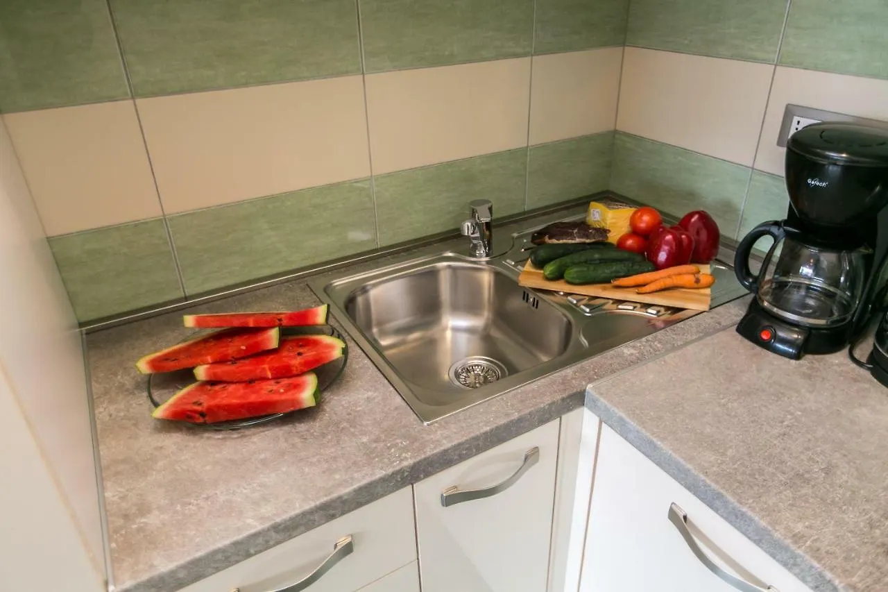 Amela Apartamento Pula 0*,  Croácia