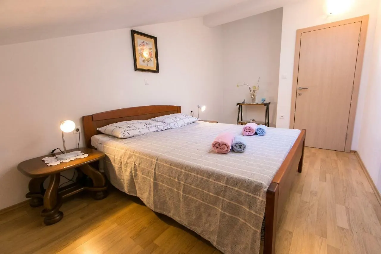 Amela Apartment Pula