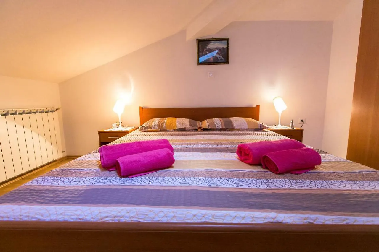Amela Apartamento Pula