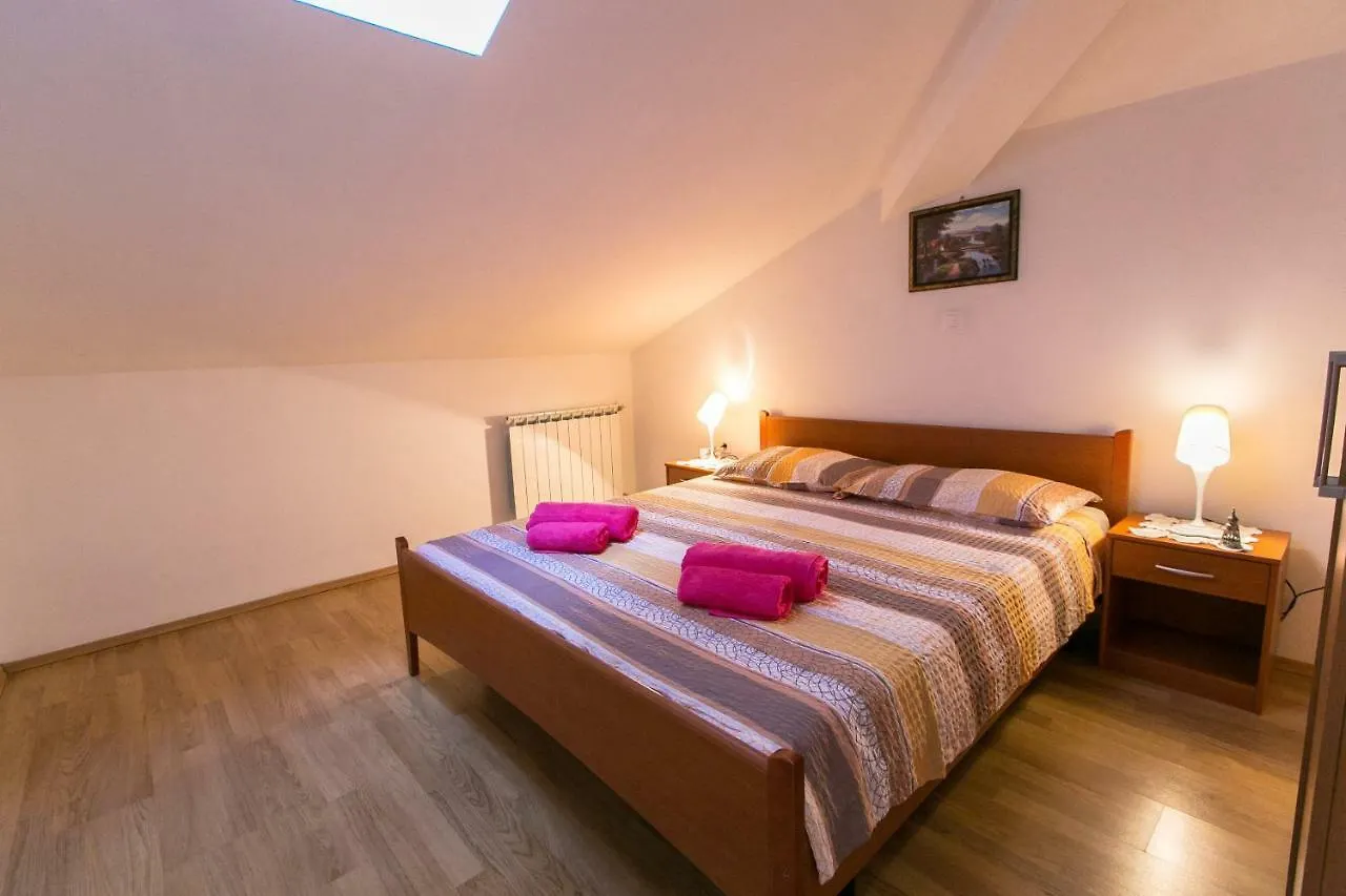 Amela Apartment Pula