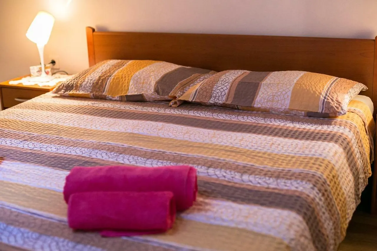 Amela Appartement Pula Kroatië
