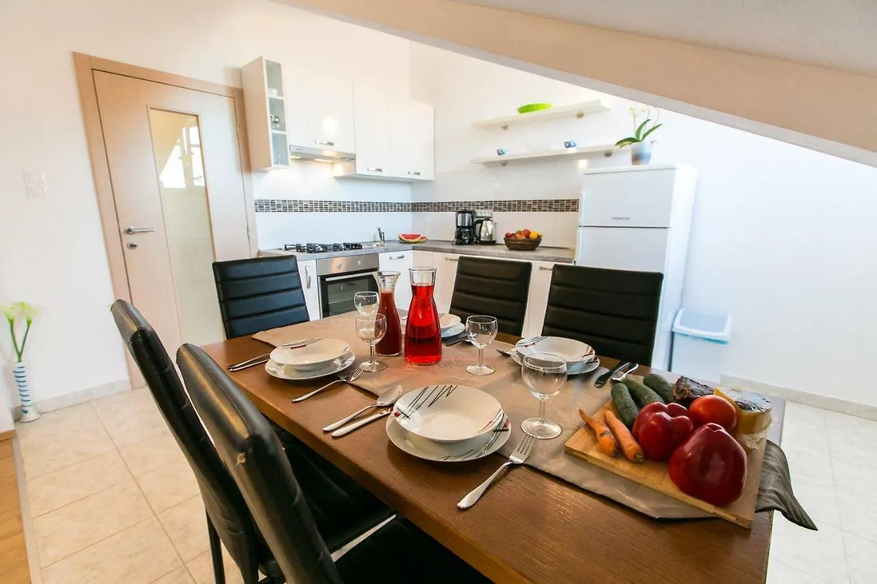 Amela Apartment Pula 0*,  Croatia