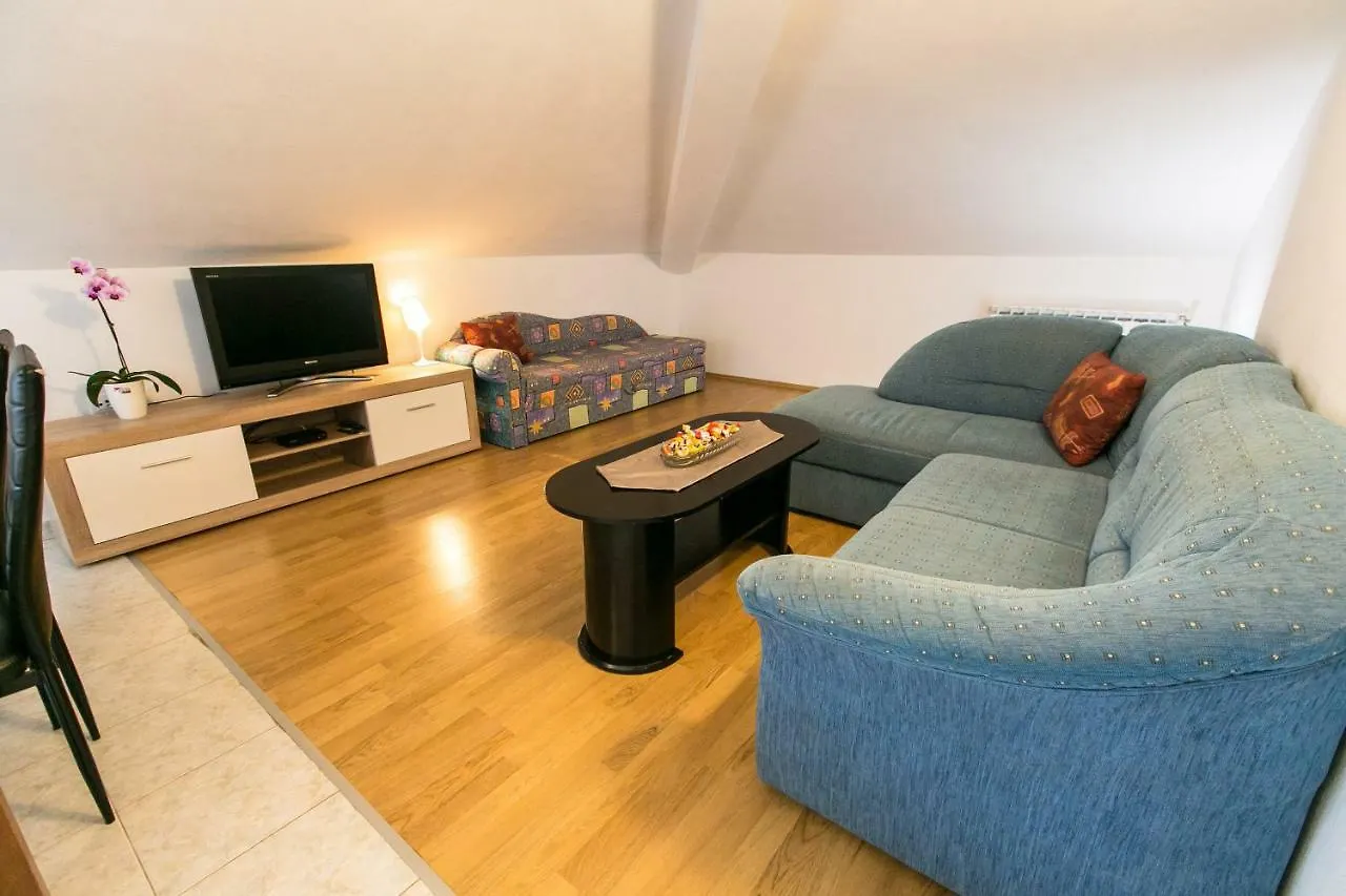 Amela Apartment Pula