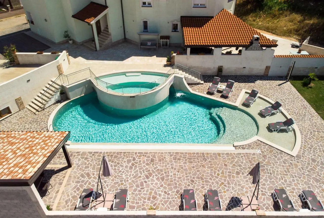 Amela Apartment Pula